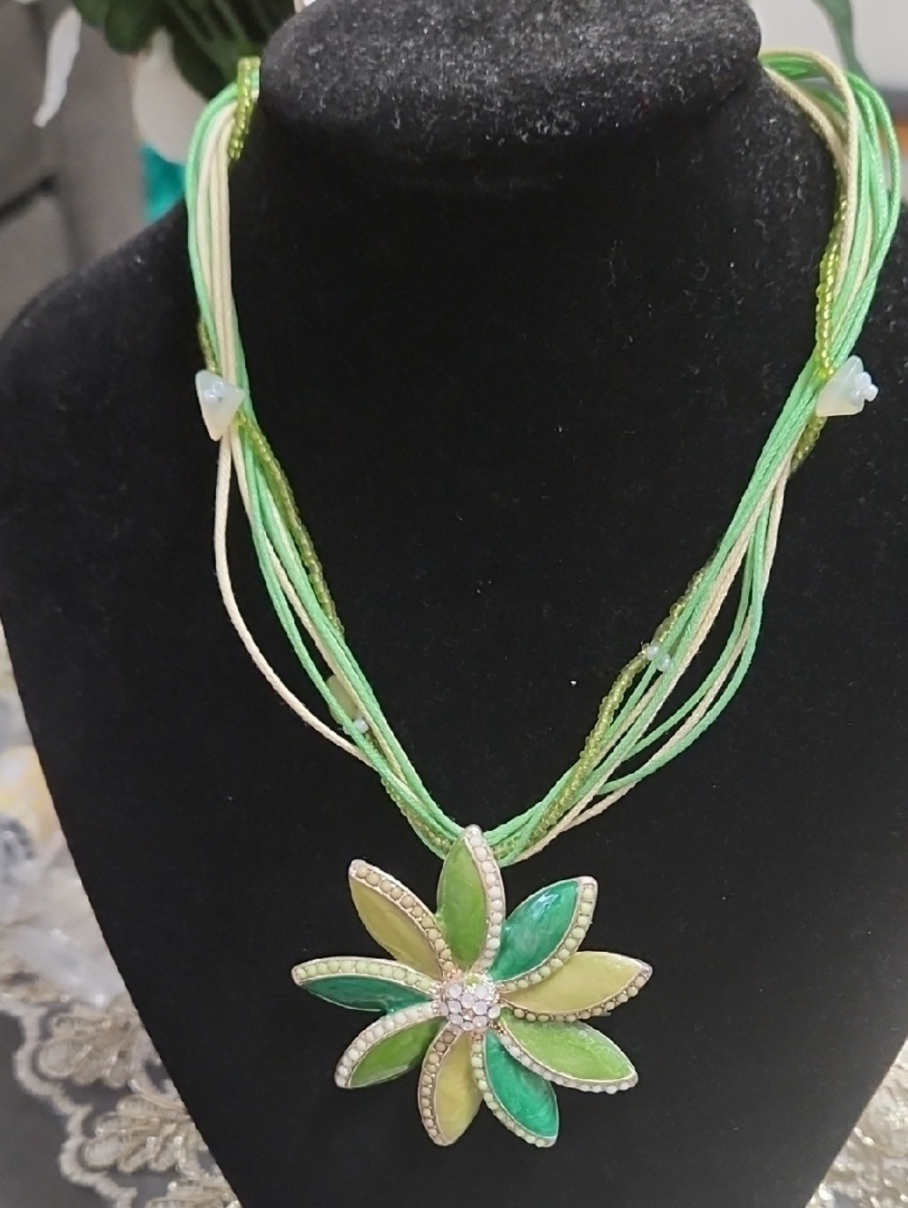 Green Floral Pendant Multi-Strand Necklace - Unbranded